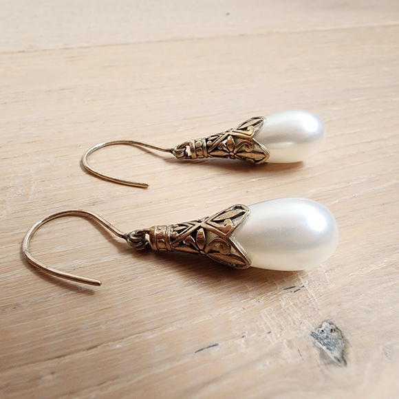 Vintage 1980s Sterling Silver and Authentic Pearl Earrings - Picture 3 of 9